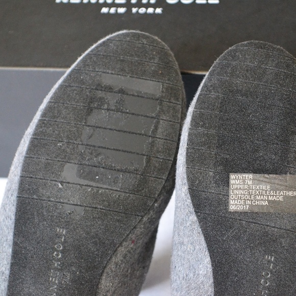 Kenneth Cole Velvet Stud Mules Slip On Shoes Sz 7M - Picture 8 of 8